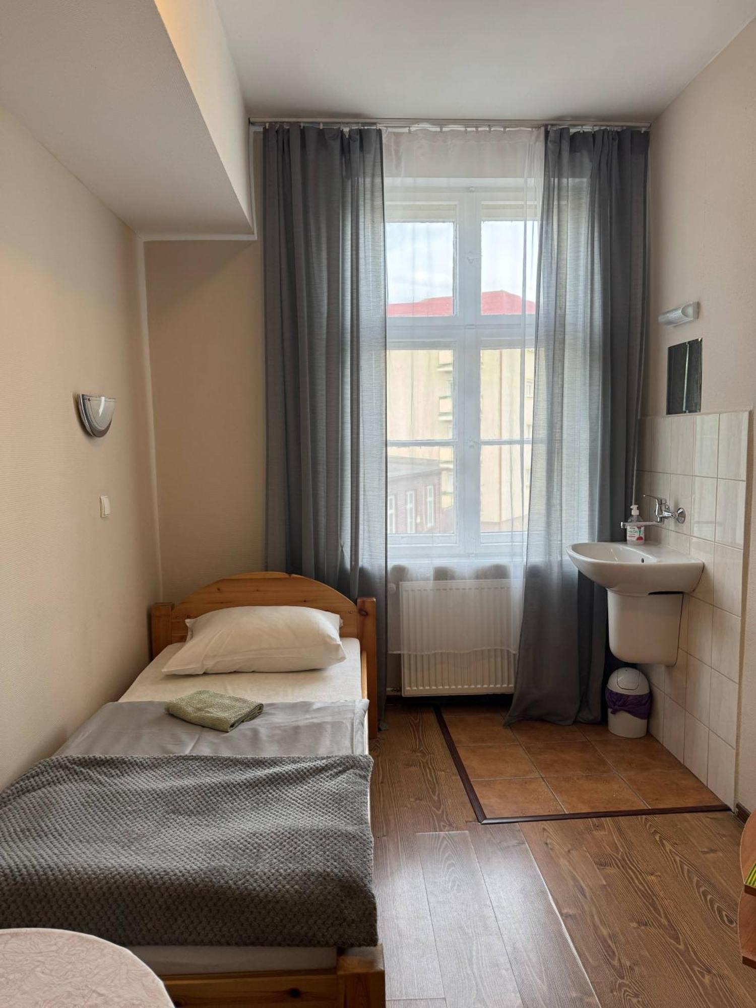 Dom Turysty Motel Kostrzyn nad Odra Exterior photo
